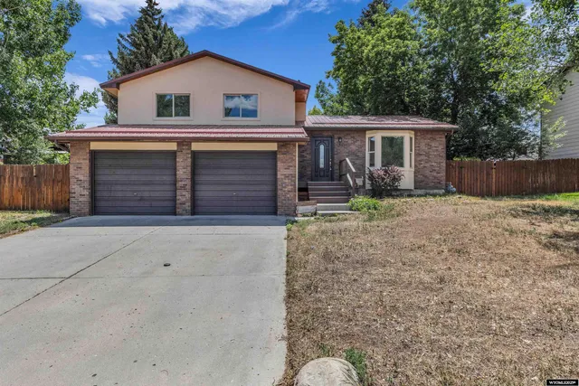 $359,000 | 520 Cheyenne Drive, Green River, WY 82935