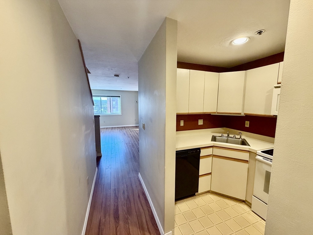 44 Elm Street, Unit 508 Worcester, MA 01609 - Photo 6 of 21
