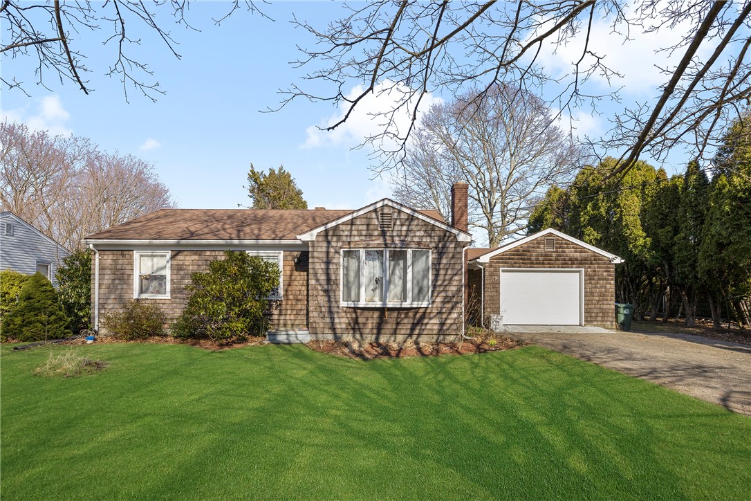 4 Fernwood Road Bristol, RI 02809 - Photo 3 of 34