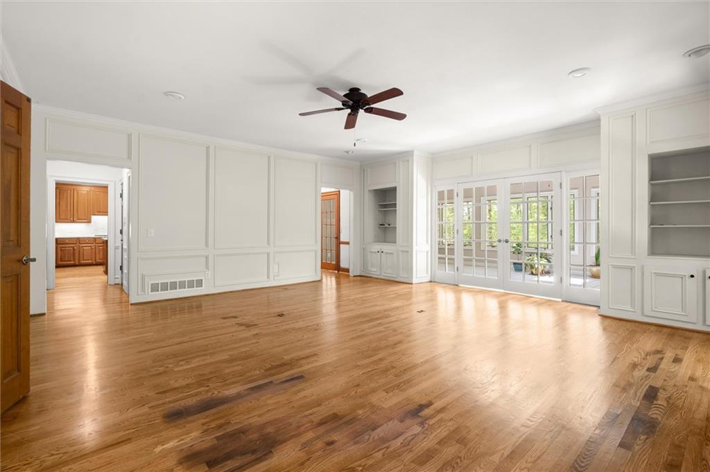 9335 Huntcliff Trace Atlanta, GA 30350 - Photo 16 of 113
