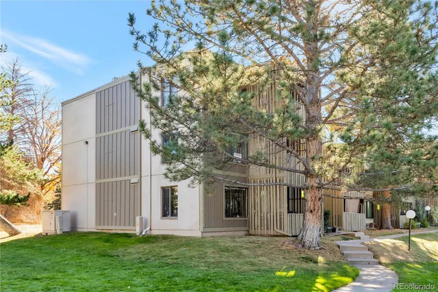 $319,900 | 2525 South Dayton Way, Unit 1805, Denver, CO 80231