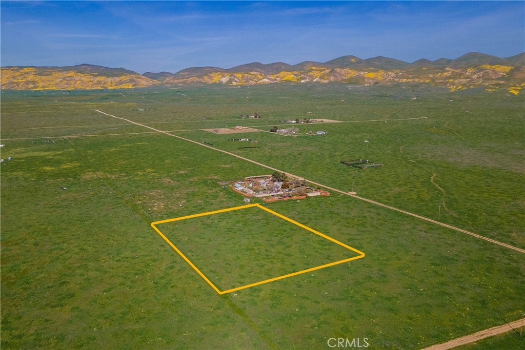 0 Bellflower Road Santa Margarita, CA 93453 - Photo 3 of 14 a view of a tennis court