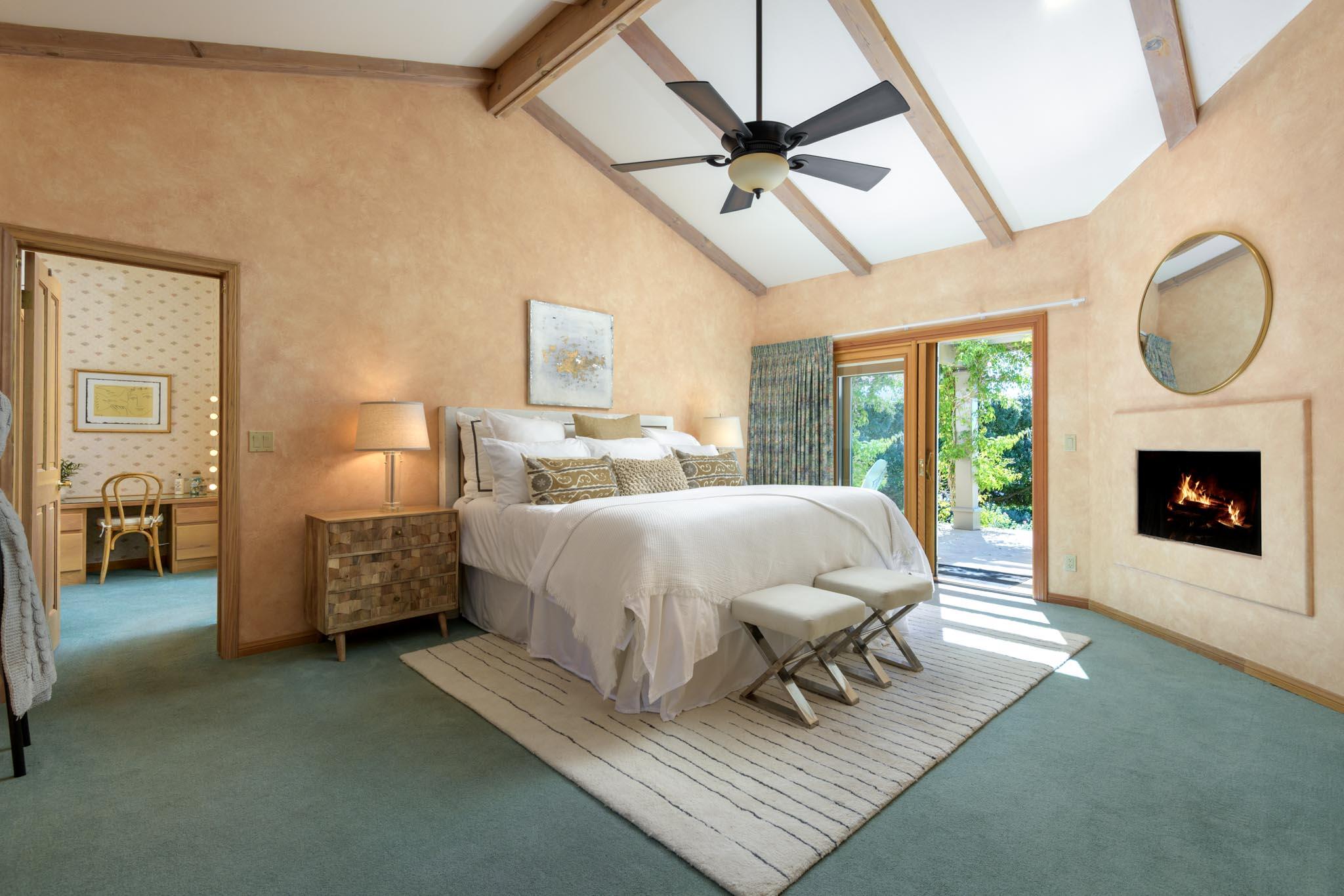 3770 Foothill Road Santa Barbara, CA 93105 - Photo 20 of 41 Primary Bedroom