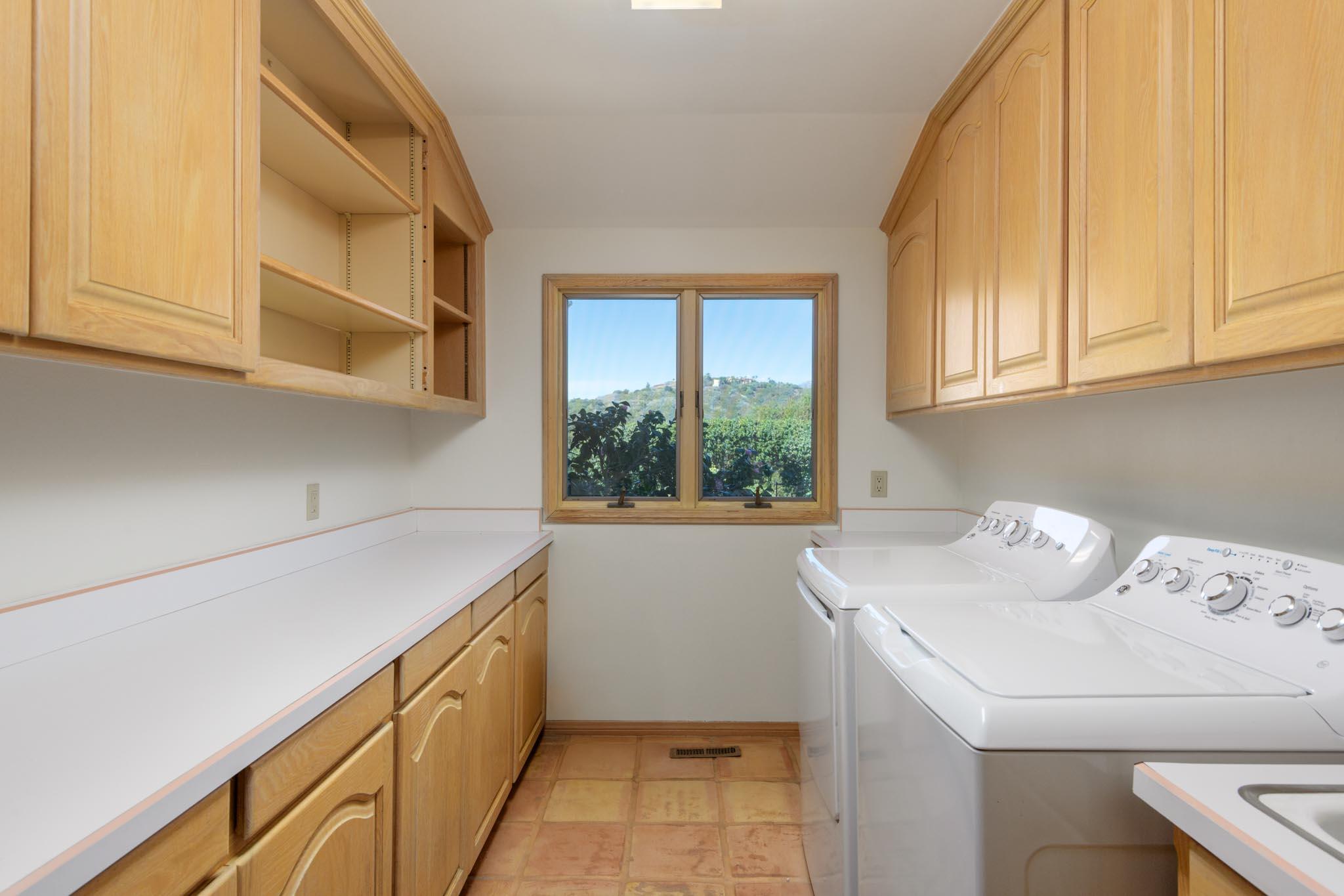 3770 Foothill Road Santa Barbara, CA 93105 - Photo 31 of 41 Laundry Room