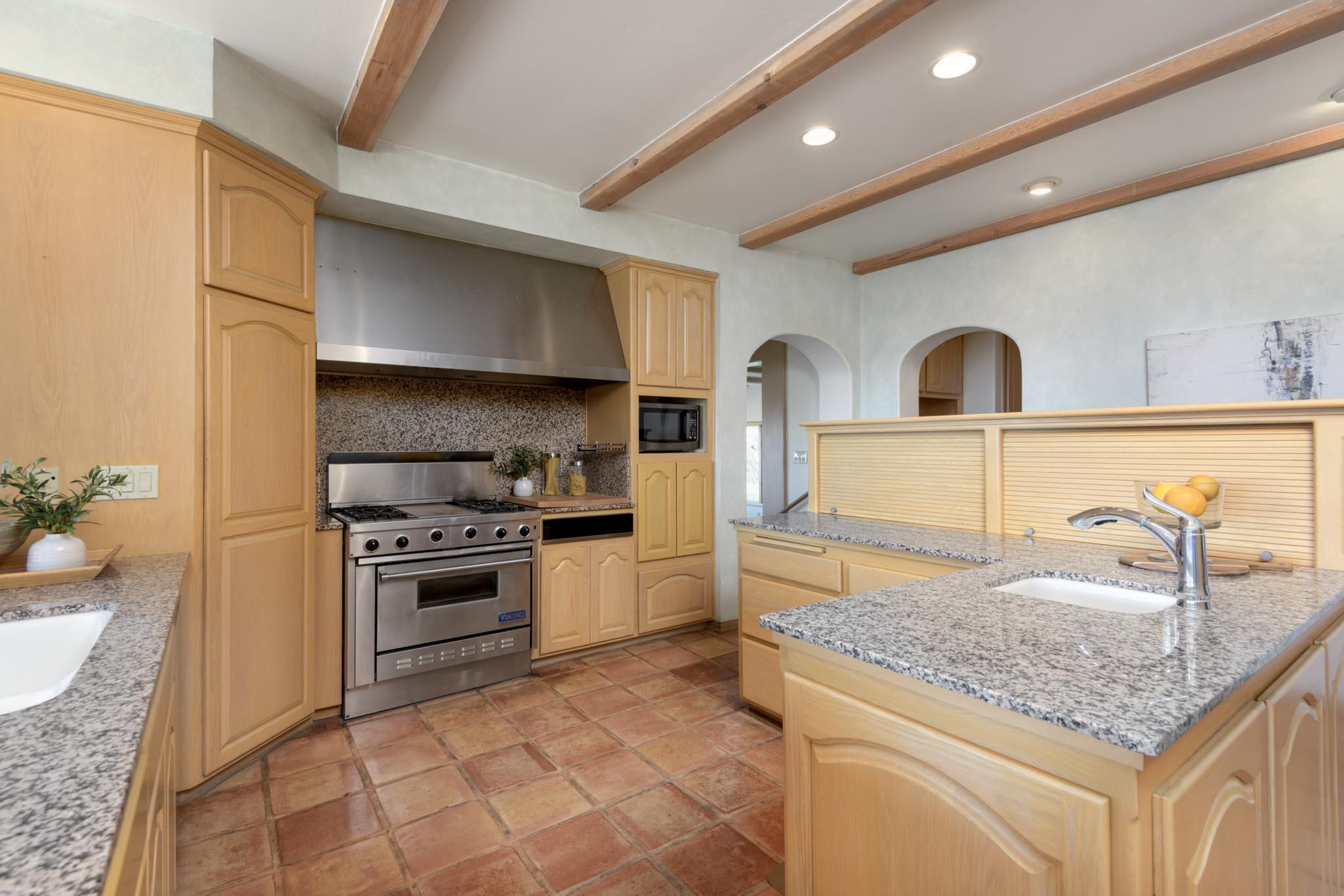 3770 Foothill Road Santa Barbara, CA 93105 - Photo 9 of 41 Kitchen