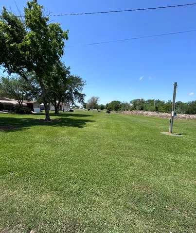$37,999 | 709 11th Street, Palacios, TX 77465