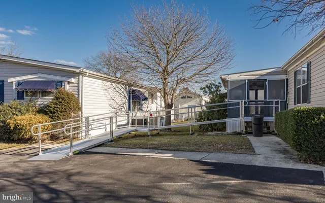 a view of a house with a garage