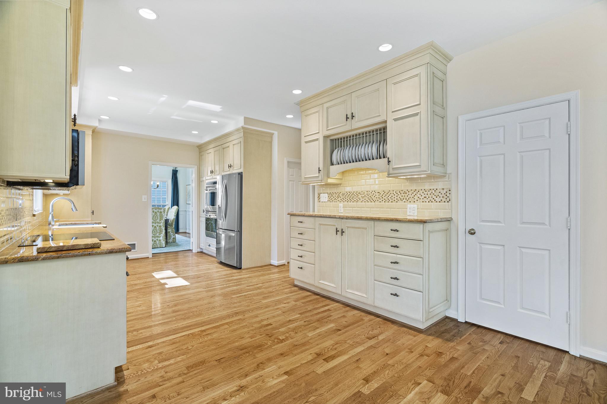 6303 Hunting Ridge Lane McLean, VA 22101 - Photo 11 of 47 Gallery Image 11