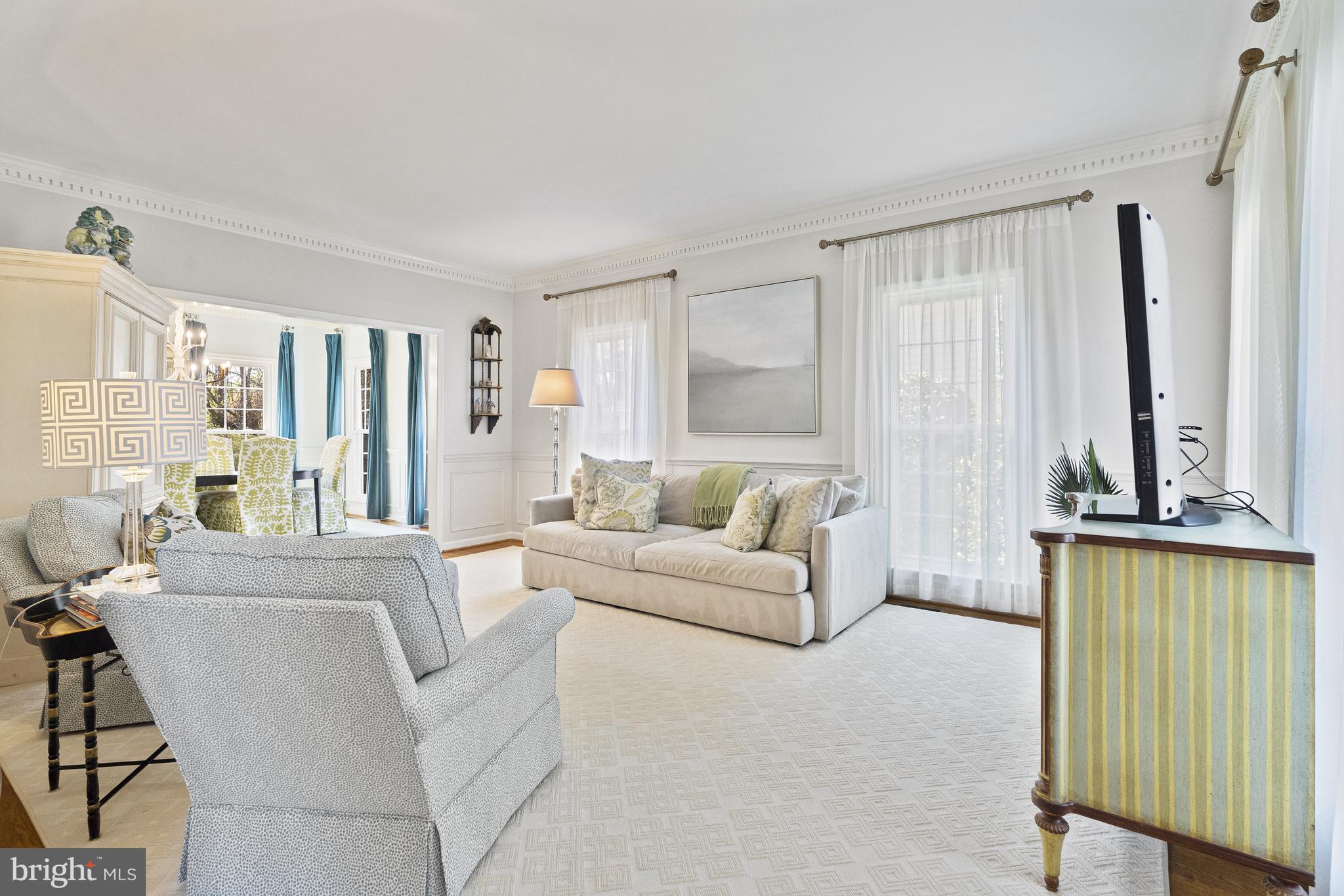 6303 Hunting Ridge Lane McLean, VA 22101 - Photo 6 of 47 Gallery Image 6