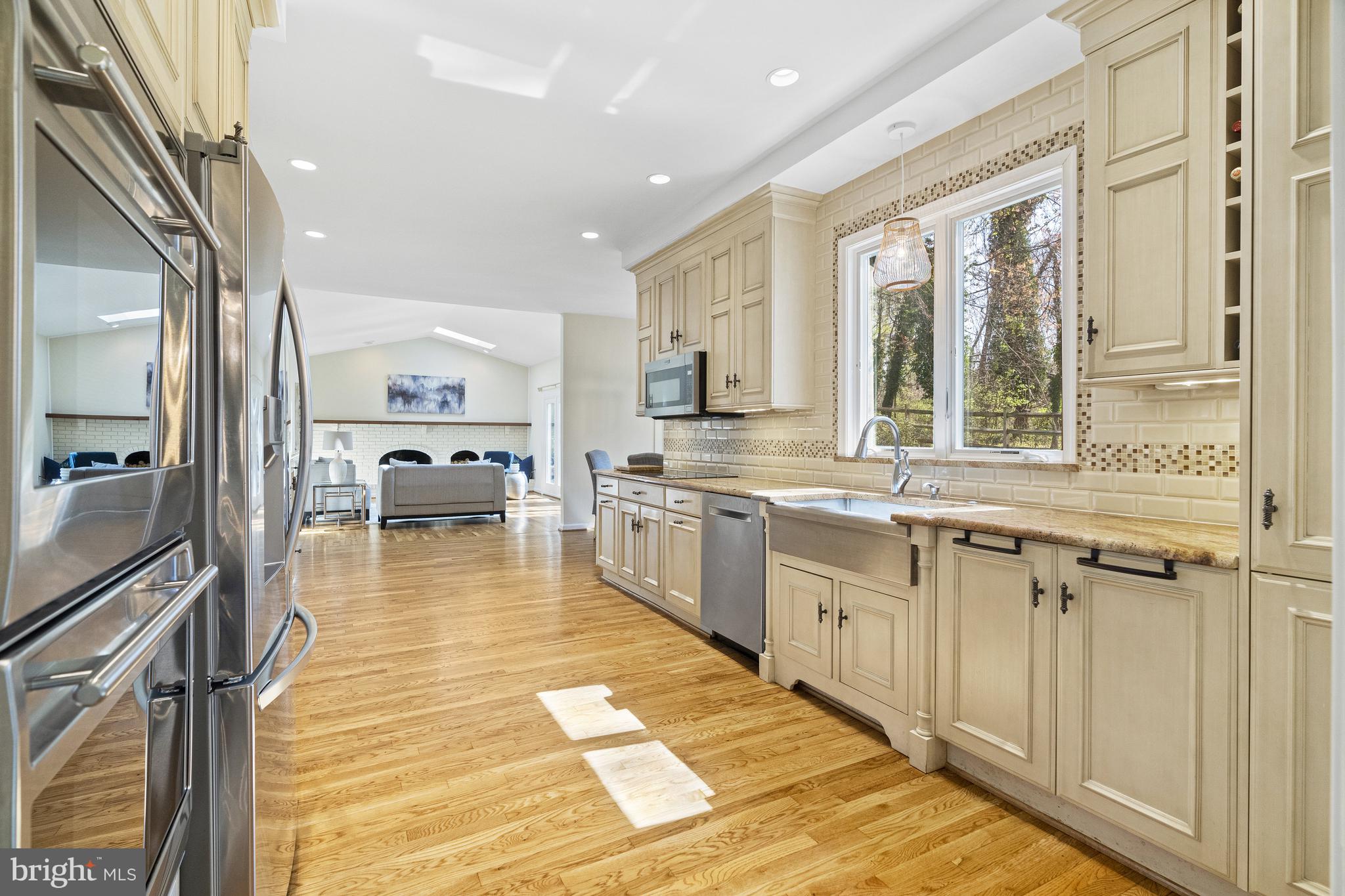 6303 Hunting Ridge Lane McLean, VA 22101 - Photo 10 of 47 Gallery Image 10