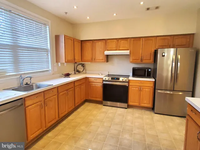 $2,200 | 2433 Wentworth Drive, Crofton, MD 21114