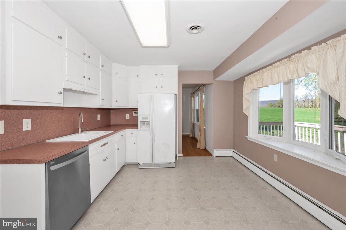 5536 Catholic Church Road Jefferson, MD 21755 - Photo 13 of 67 Kitchen