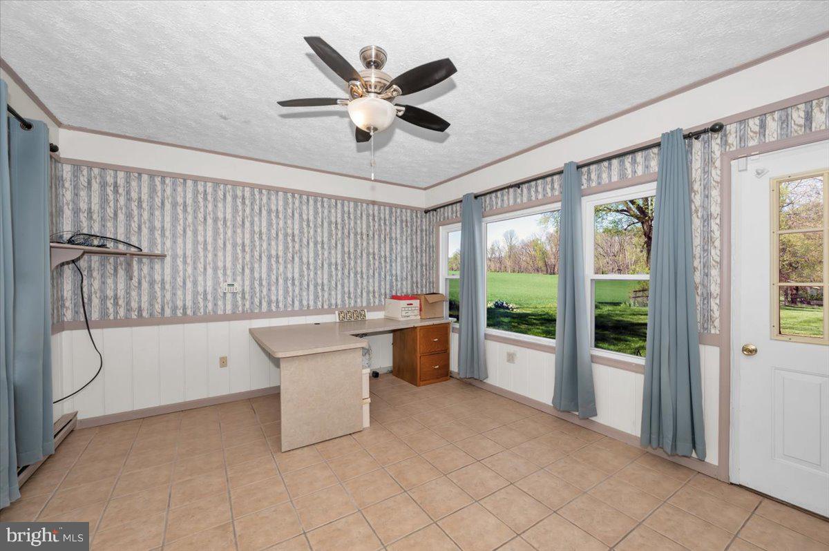 5536 Catholic Church Road Jefferson, MD 21755 - Photo 17 of 67 Office or Den