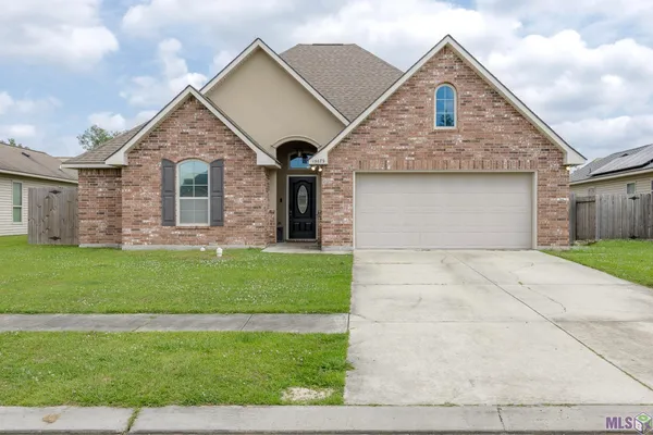 $260,000 | 15679 Heartstone Drive, Prairieville, LA 70769