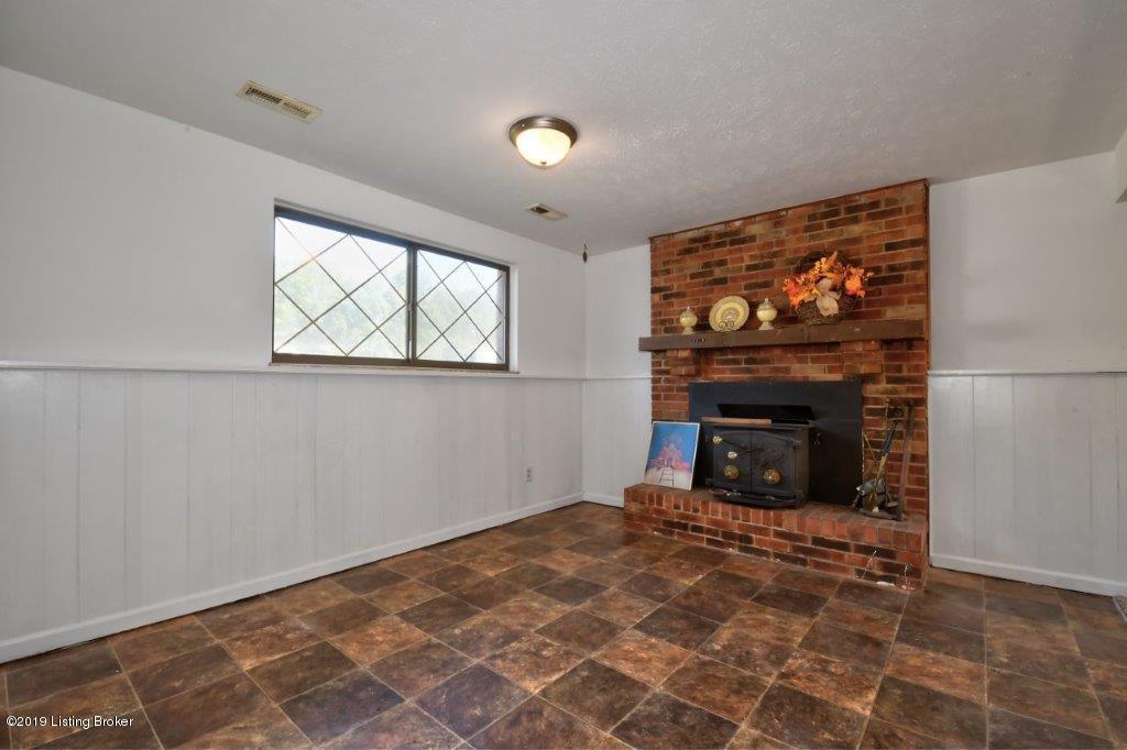 6310 Overton Road Louisville, KY 40228 - Photo 19 of 22 CWD_1558_59_60_61_Realistic