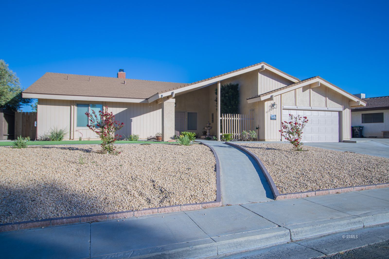 1018 North Sierra View Street Ridgecrest, CA 93555 - Photo 2 of 50