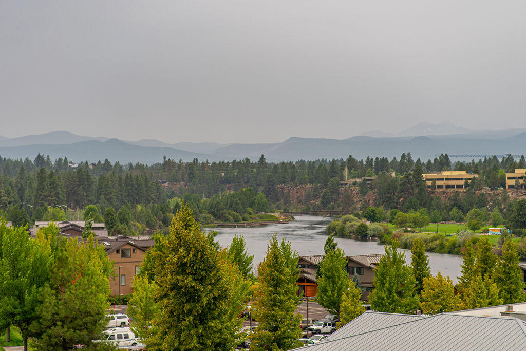 913 Southwest Vantage Point Way Bend, OR 97702 - Photo 43 of 59 RileyVisuals-13