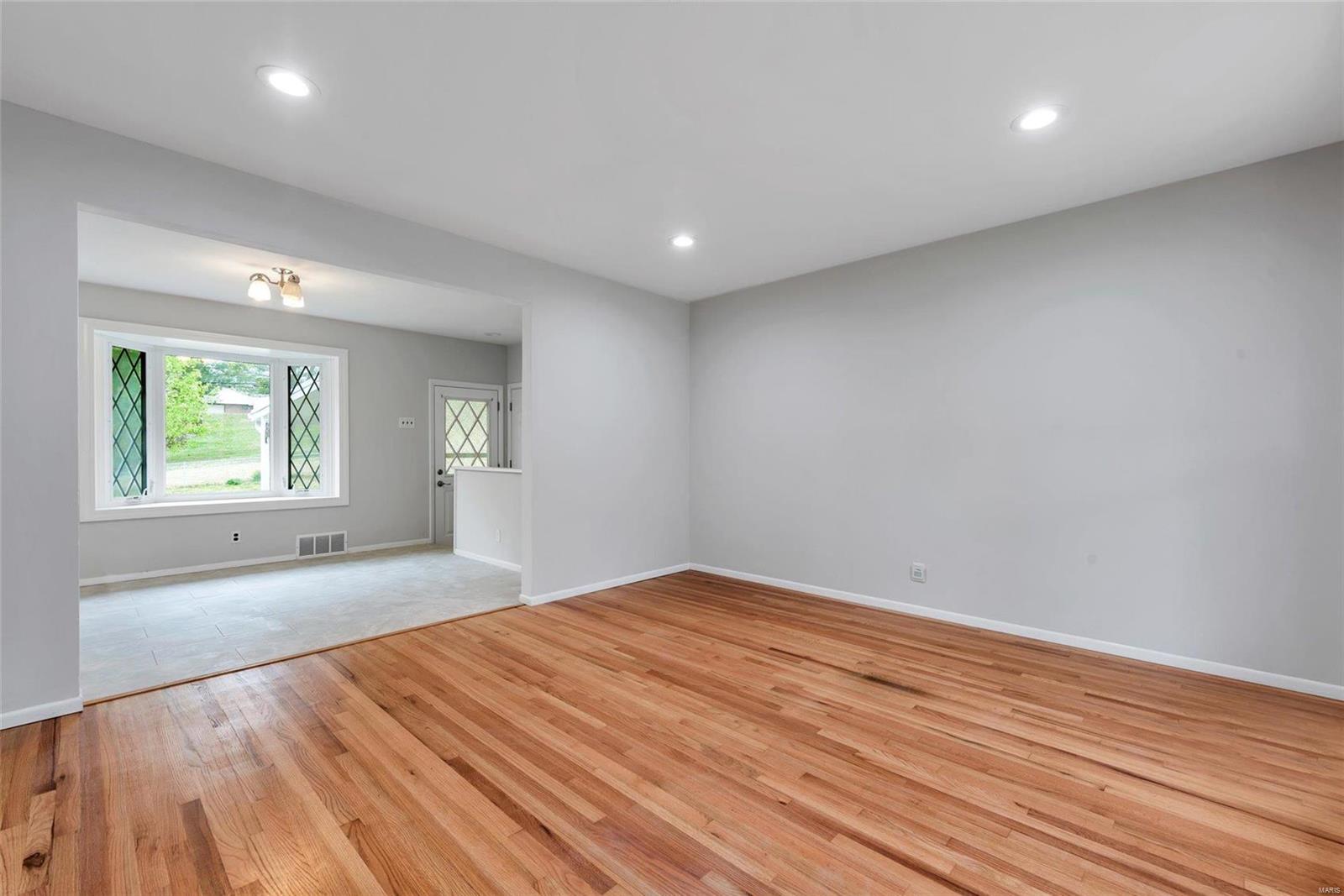 852 Ricewood Drive St. Louis, MO 63129 - Photo 5 of 26 Gallery Image 5