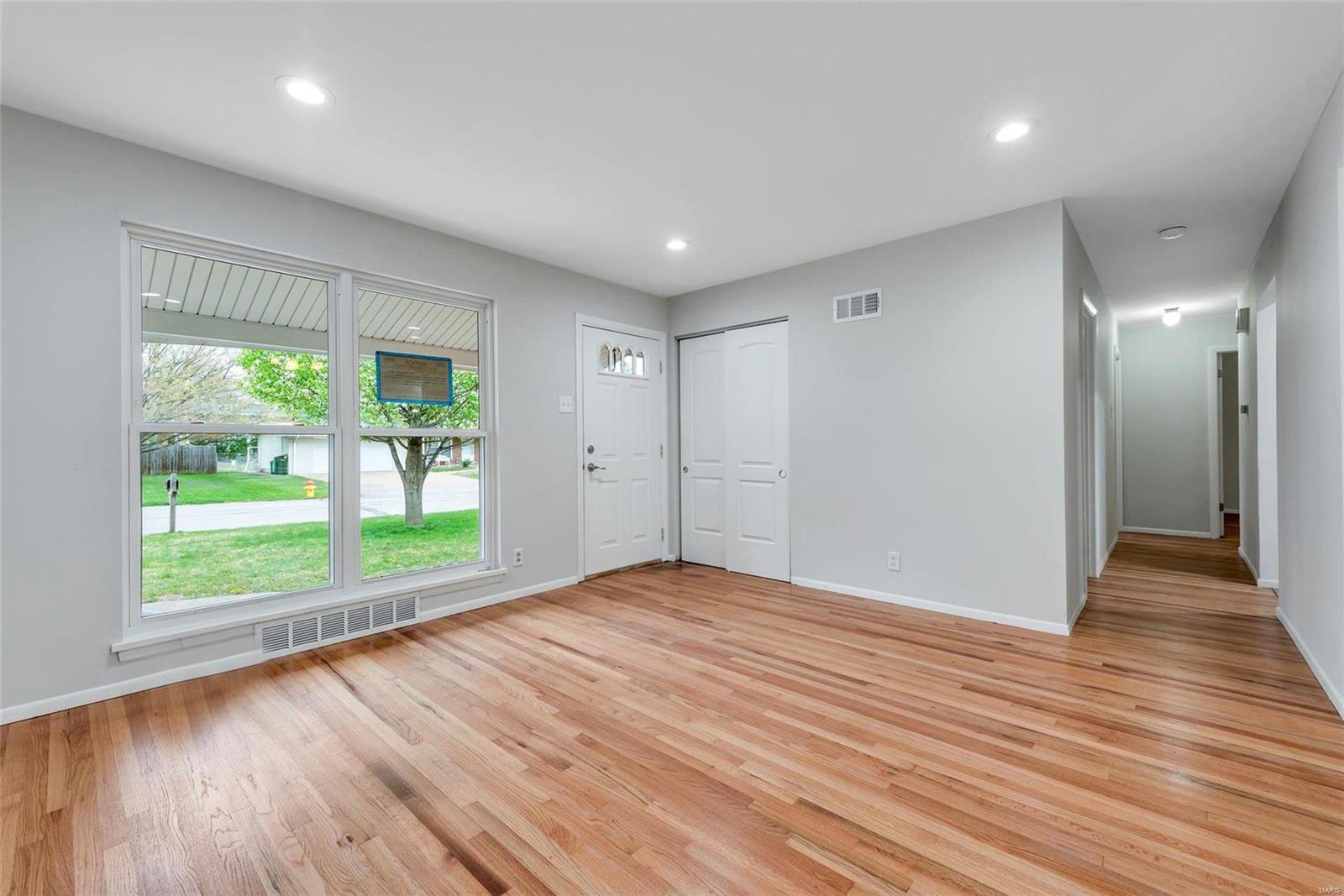 852 Ricewood Drive St. Louis, MO 63129 - Photo 6 of 26 Gallery Image 6