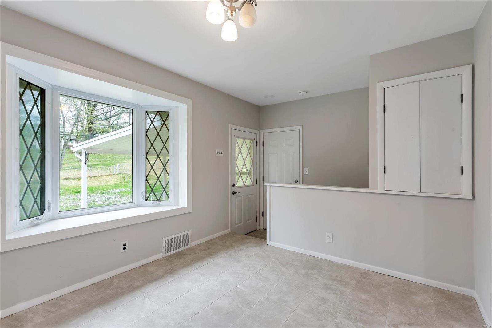 852 Ricewood Drive St. Louis, MO 63129 - Photo 9 of 26 Gallery Image 9