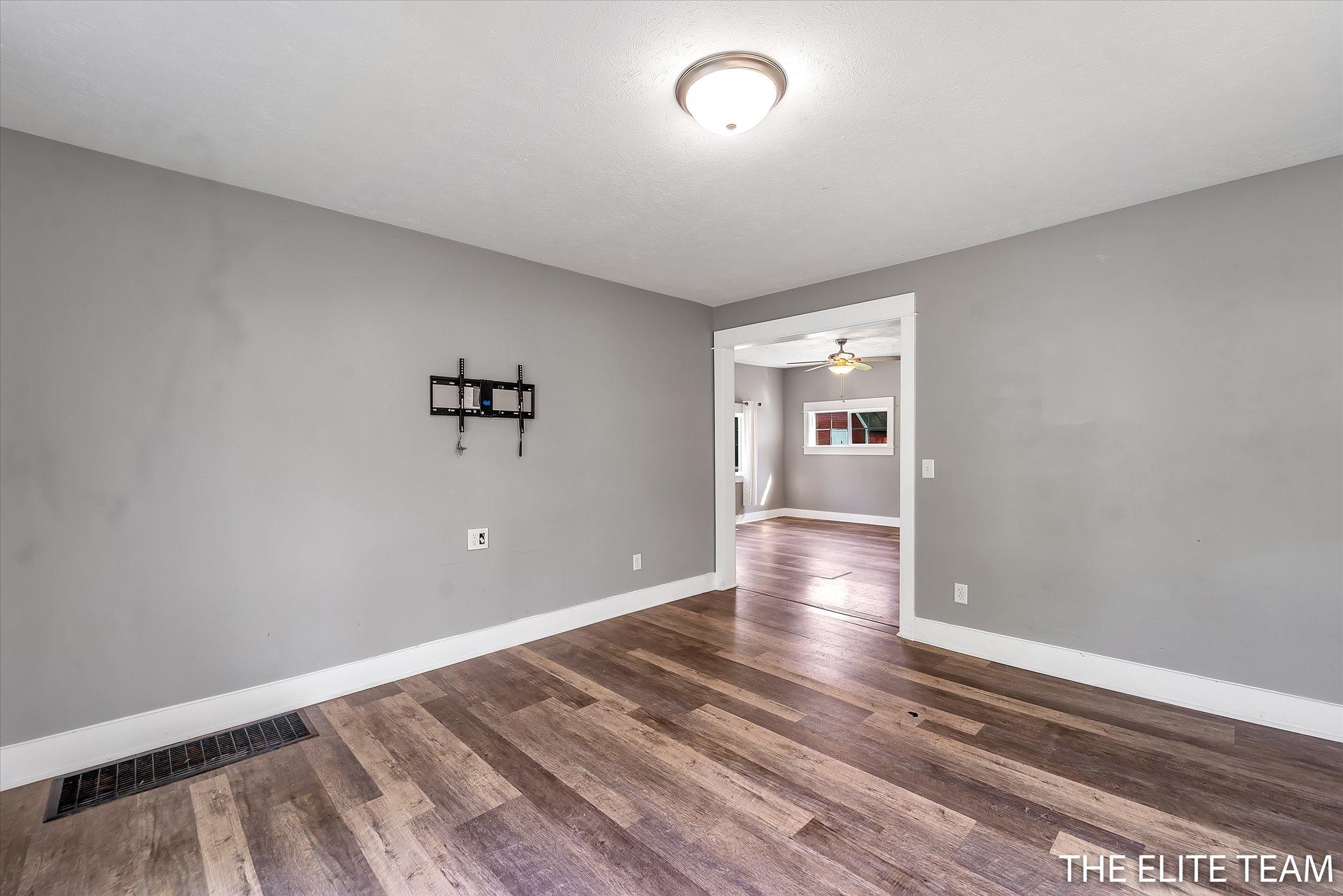 330 West State Road Hastings, MI 49058 - Photo 12 of 36 12-330-W-State-Rd-WindowStill-Real-Estat
