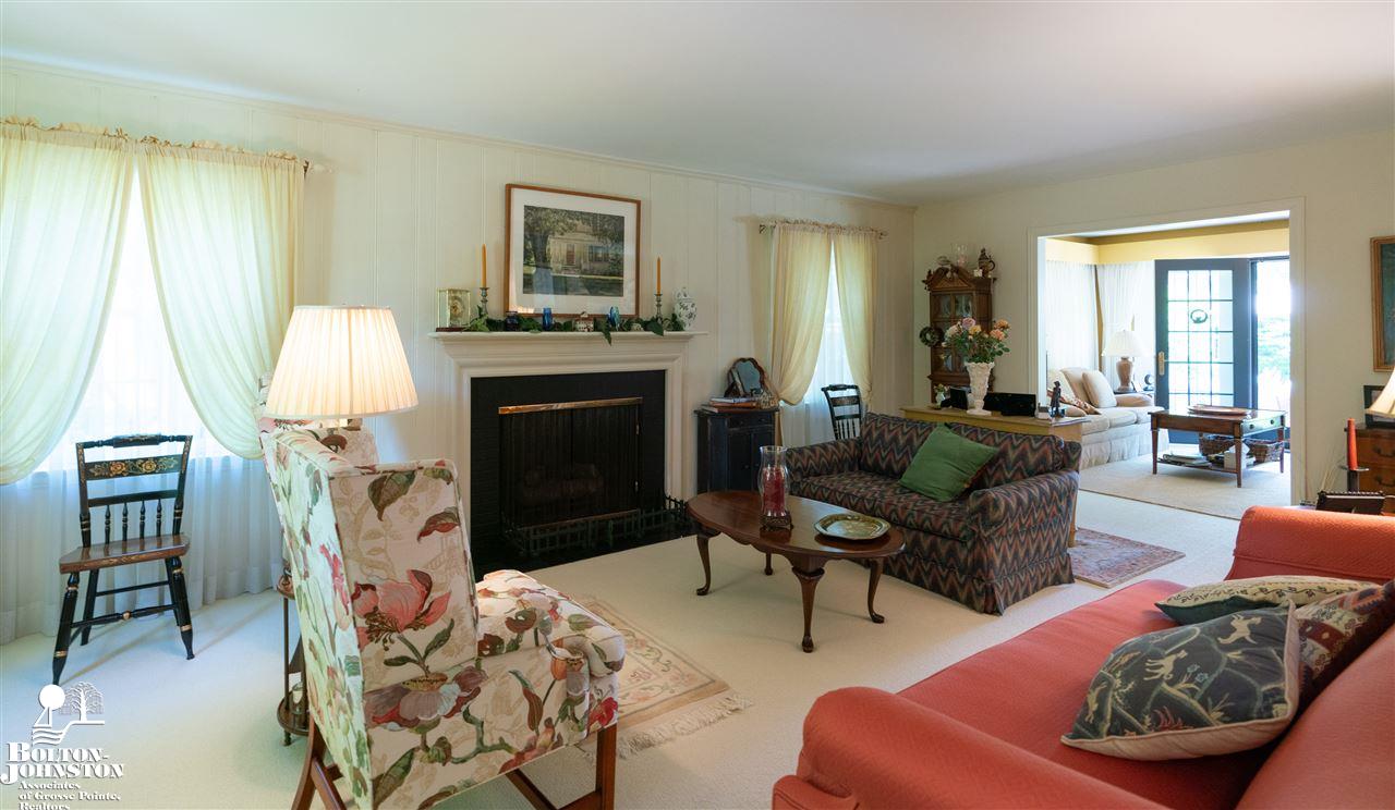 88 Handy Road Grosse Pointe Farms, MI 48236 - Photo 2 of 23