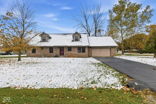 $374,900 | 427 Mill Spring Drive, Fillmore, IN 46128
