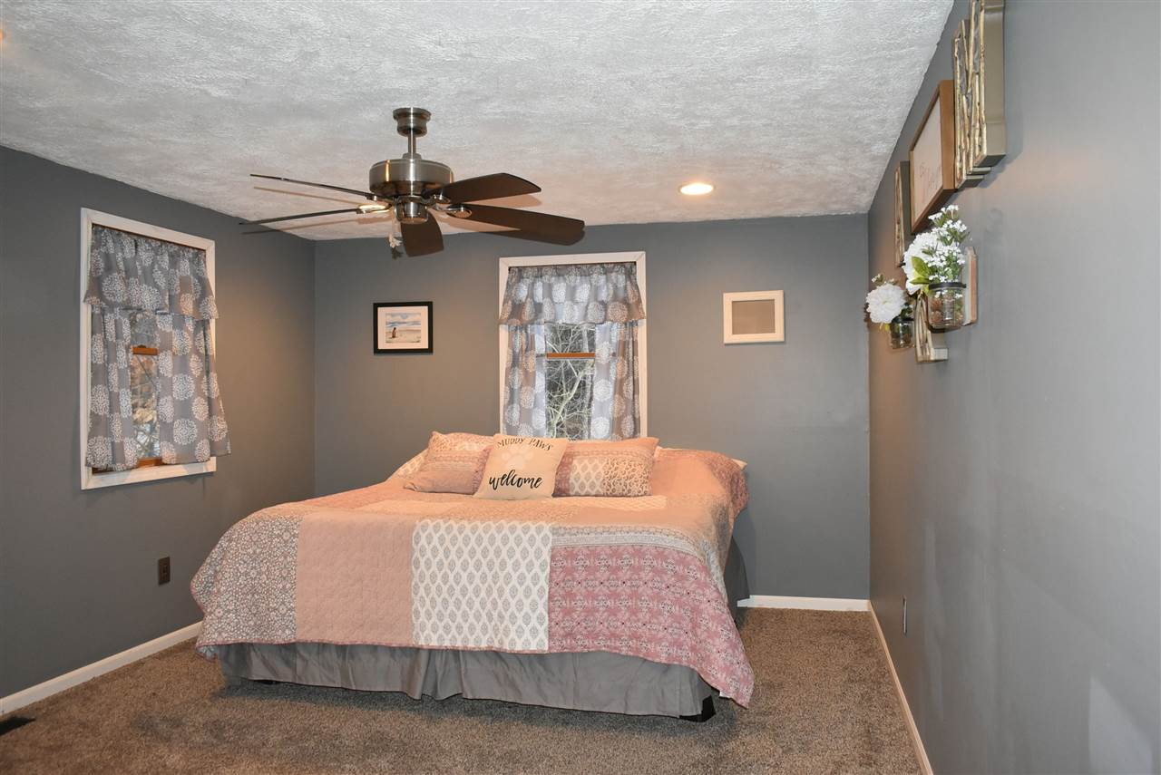 5214 Cedar Valley Road Traverse City, MI 49684 - Photo 18 of 47 1872912-17.JPG