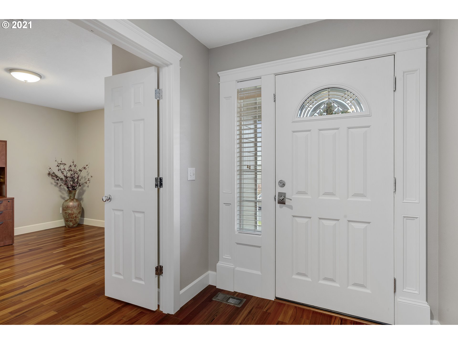 15170 Southeast Aston Loop Portland, OR 97236 - Photo 5 of 32 Gallery Image 5