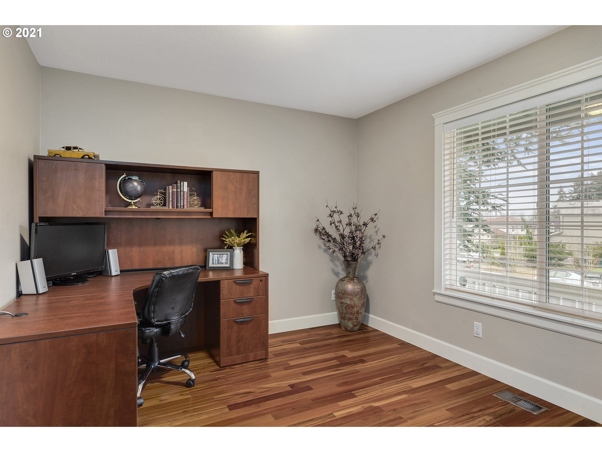 15170 Southeast Aston Loop Portland, OR 97236 - Photo 6 of 32 Gallery Image 6