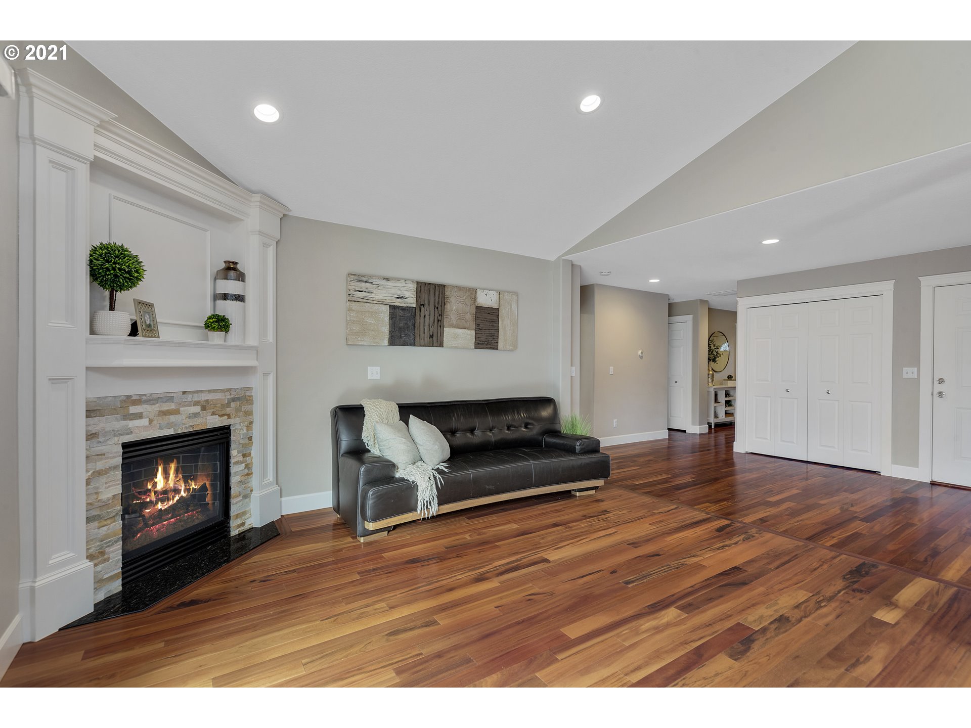 15170 Southeast Aston Loop Portland, OR 97236 - Photo 9 of 32 Gallery Image 9