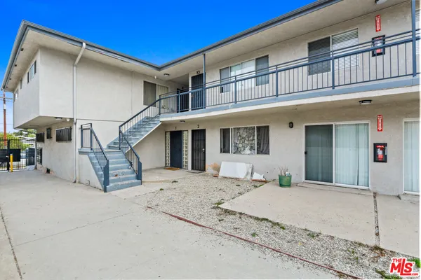 $2,845,000 | 1044 West 110th Street, Los Angeles, CA 90044