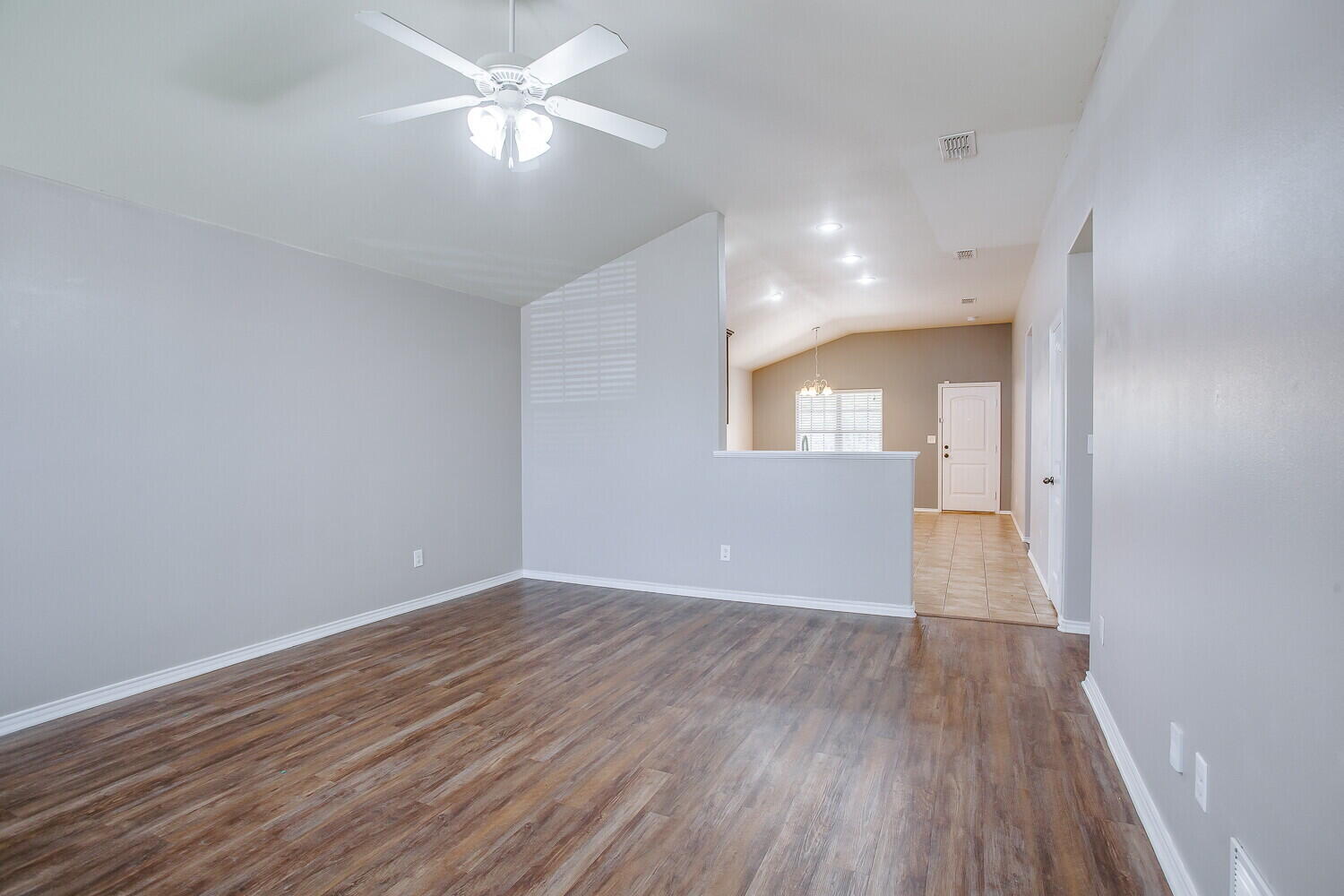 6902 95th Street Lubbock, TX 79424 - Photo 2 of 15 l-101
