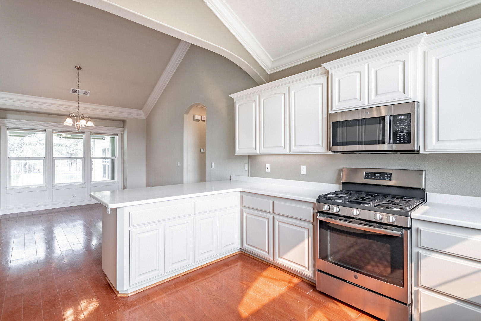 11800 Quartz Hill Road Redding, CA 96003 - Photo 14 of 70 14 kitchen