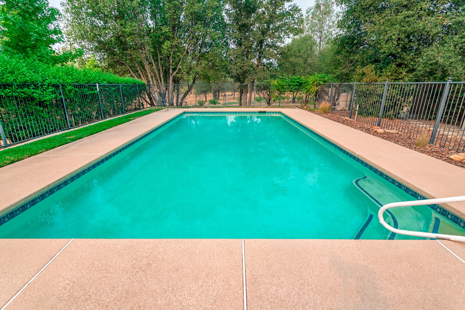 11800 Quartz Hill Road Redding, CA 96003 - Photo 29 of 70 58 pool