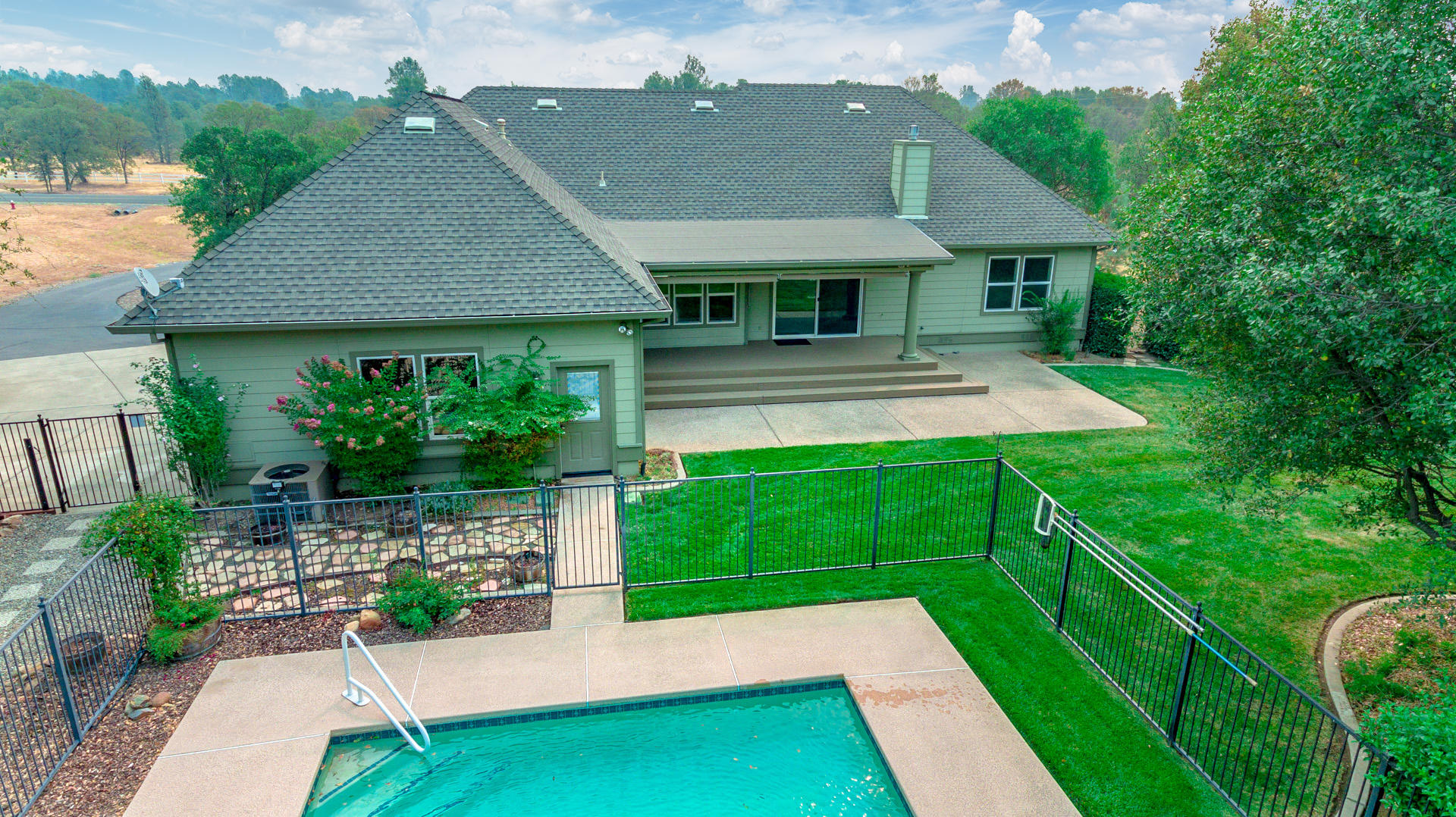11800 Quartz Hill Road Redding, CA 96003 - Photo 32 of 70 70 drone pool