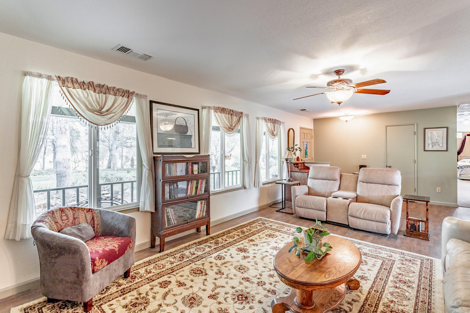11800 Quartz Hill Road Redding, CA 96003 - Photo 37 of 70 7 living