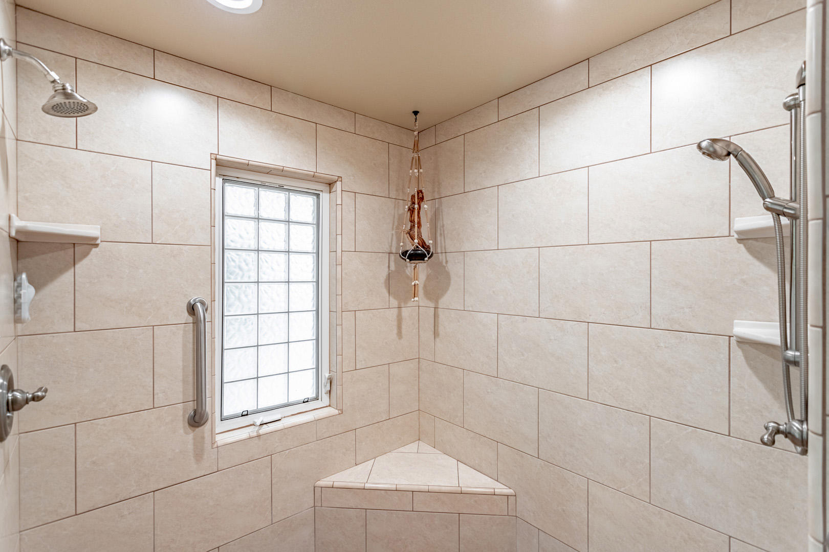 11800 Quartz Hill Road Redding, CA 96003 - Photo 45 of 70 35 master bath