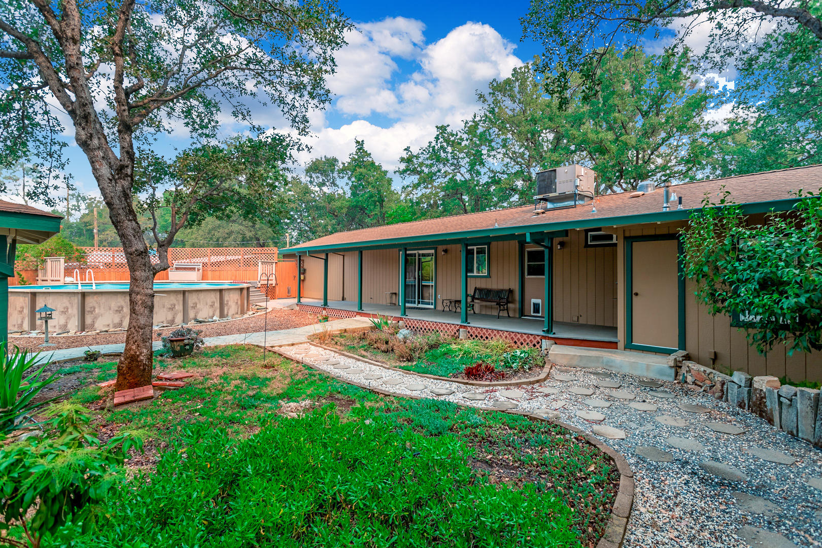 11800 Quartz Hill Road Redding, CA 96003 - Photo 54 of 70 60 backyard