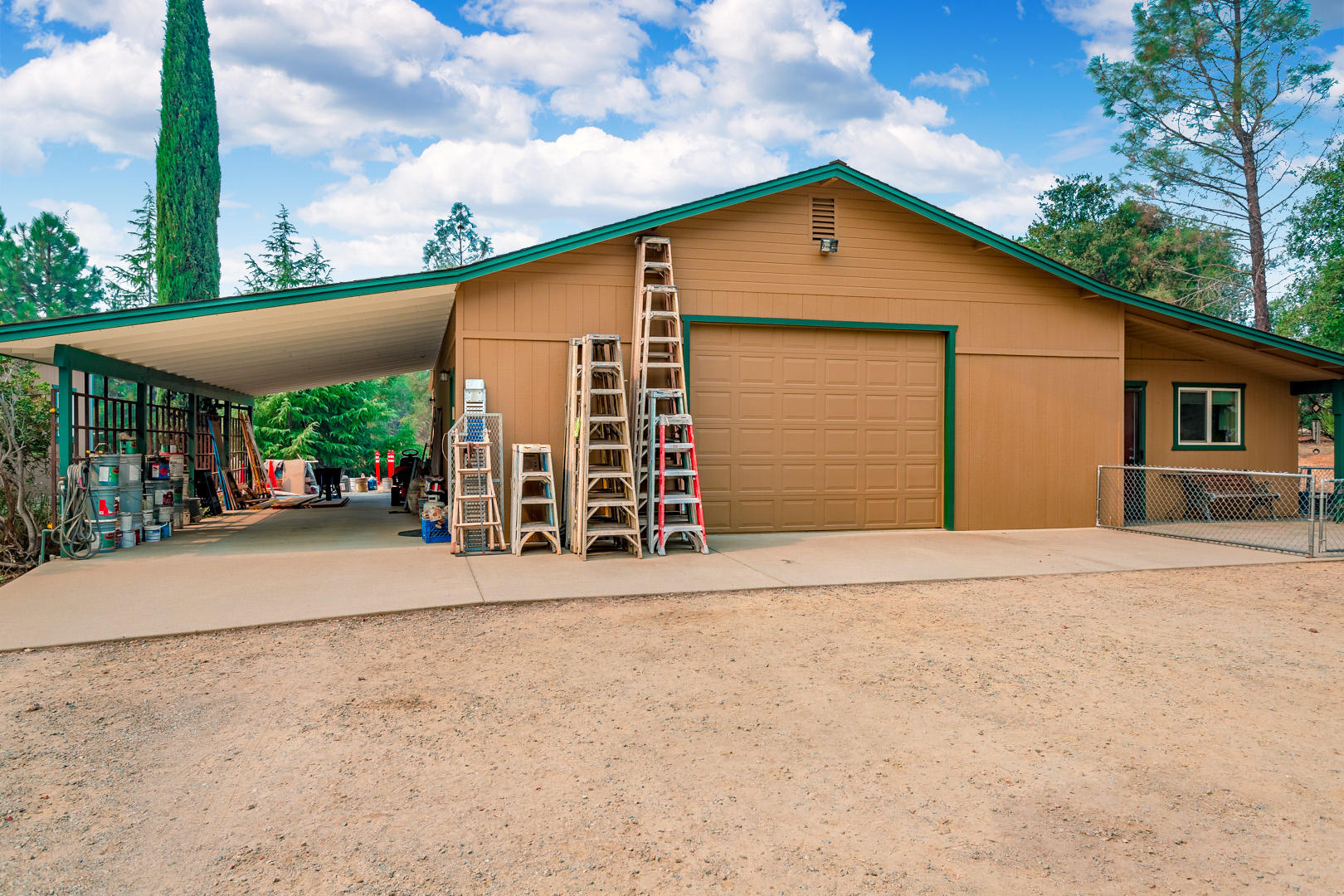 11800 Quartz Hill Road Redding, CA 96003 - Photo 60 of 70 66 ext garage shop