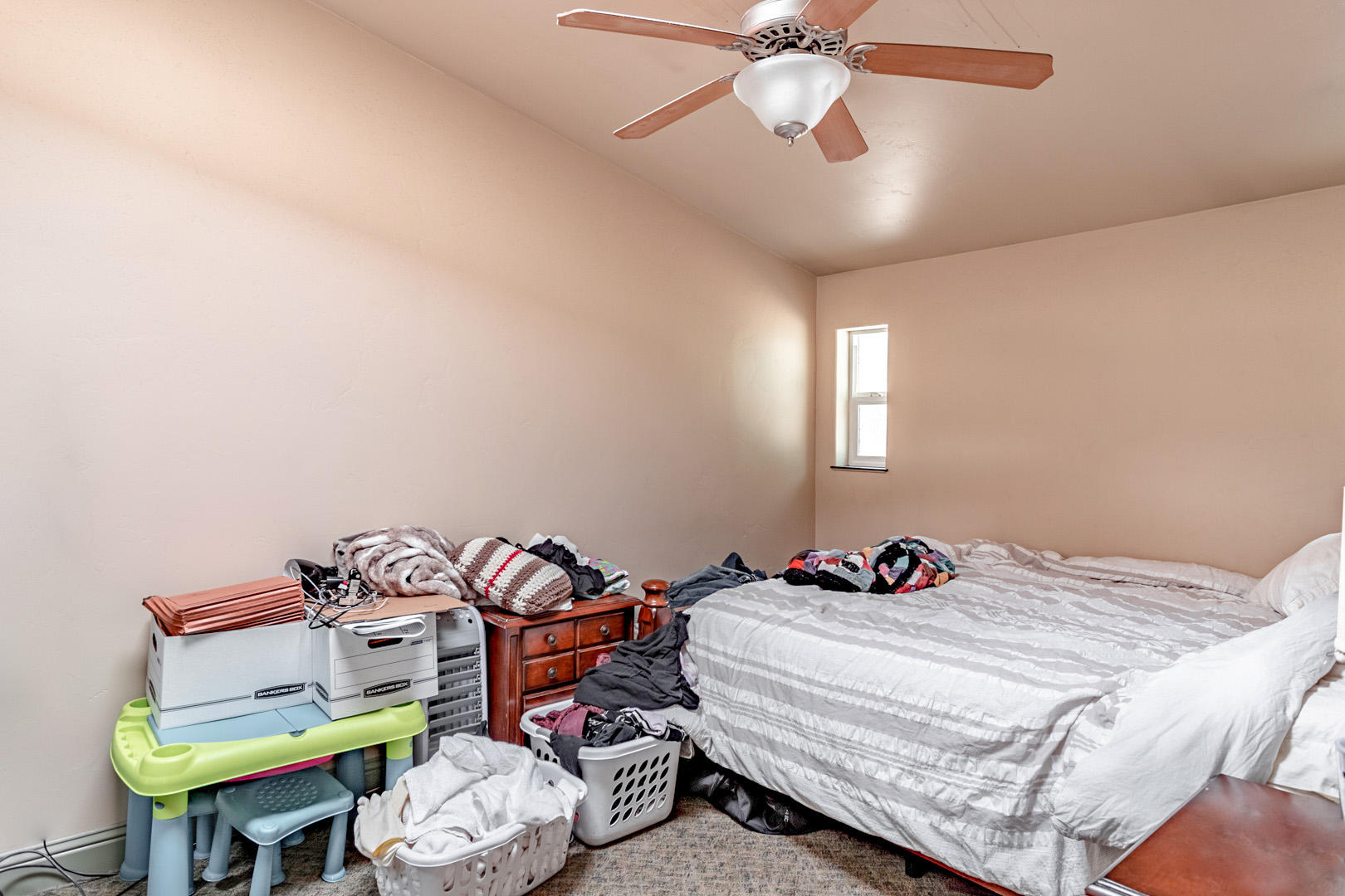 11800 Quartz Hill Road Redding, CA 96003 - Photo 69 of 70 82 garage shop int bedroom