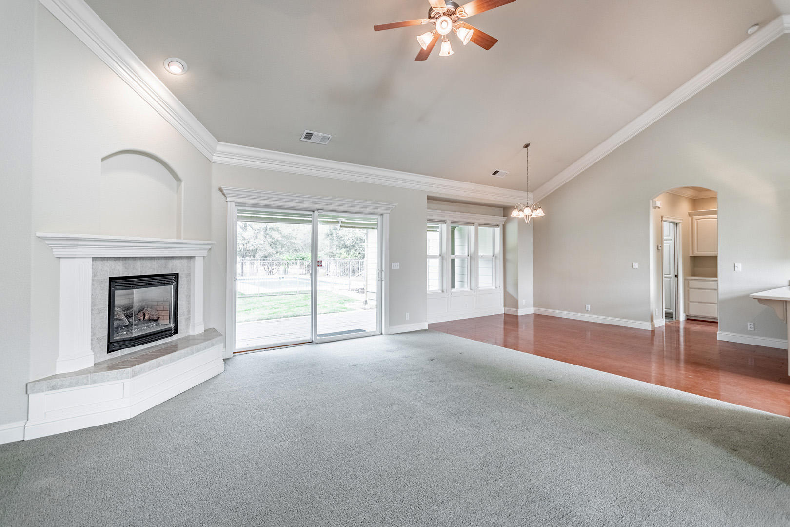 11800 Quartz Hill Road Redding, CA 96003 - Photo 10 of 70 6 living