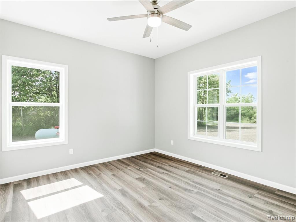 9711 Crawford Road Columbus, MI 48063 - Photo 15 of 36