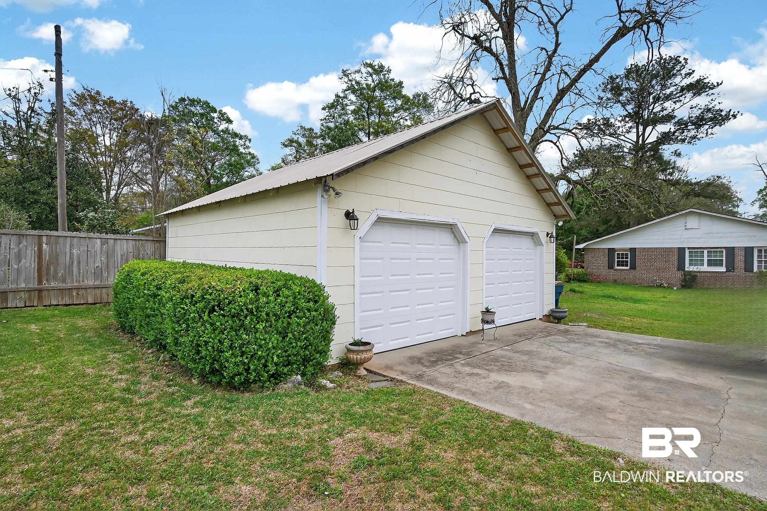 79 Mims Street Monroeville, AL 36460 - Photo 24 of 27 Garage