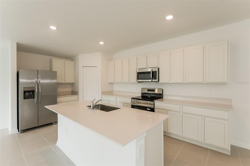 2014 Lasso Loop Eagle Lake, FL 33839 - Photo 13 of 22