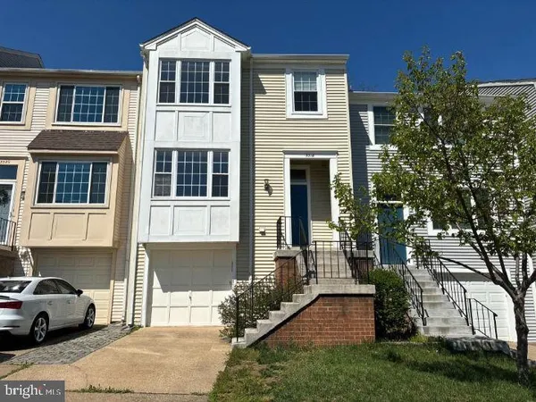 $2,900 | 3318 Buckeye Lane, Fairfax, VA 22033