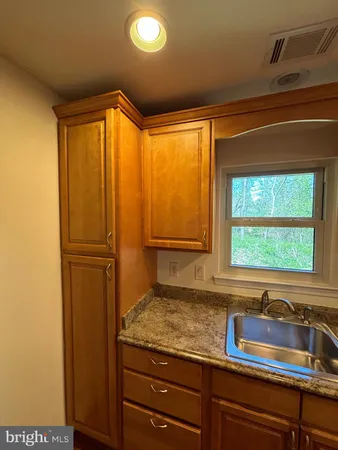 $2,900 | 3318 Buckeye Lane, Fairfax, VA 22033
