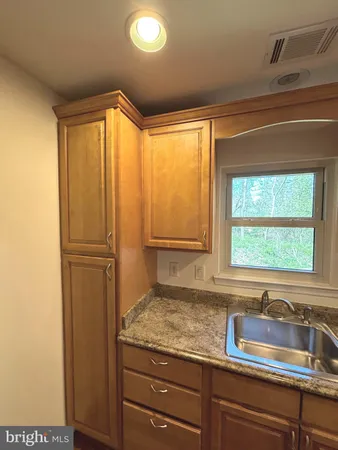 $2,900 | 3318 Buckeye Lane, Fairfax, VA 22033