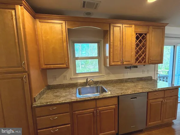 $2,900 | 3318 Buckeye Lane, Fairfax, VA 22033
