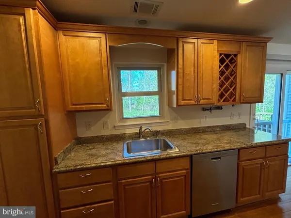 $2,900 | 3318 Buckeye Lane, Fairfax, VA 22033